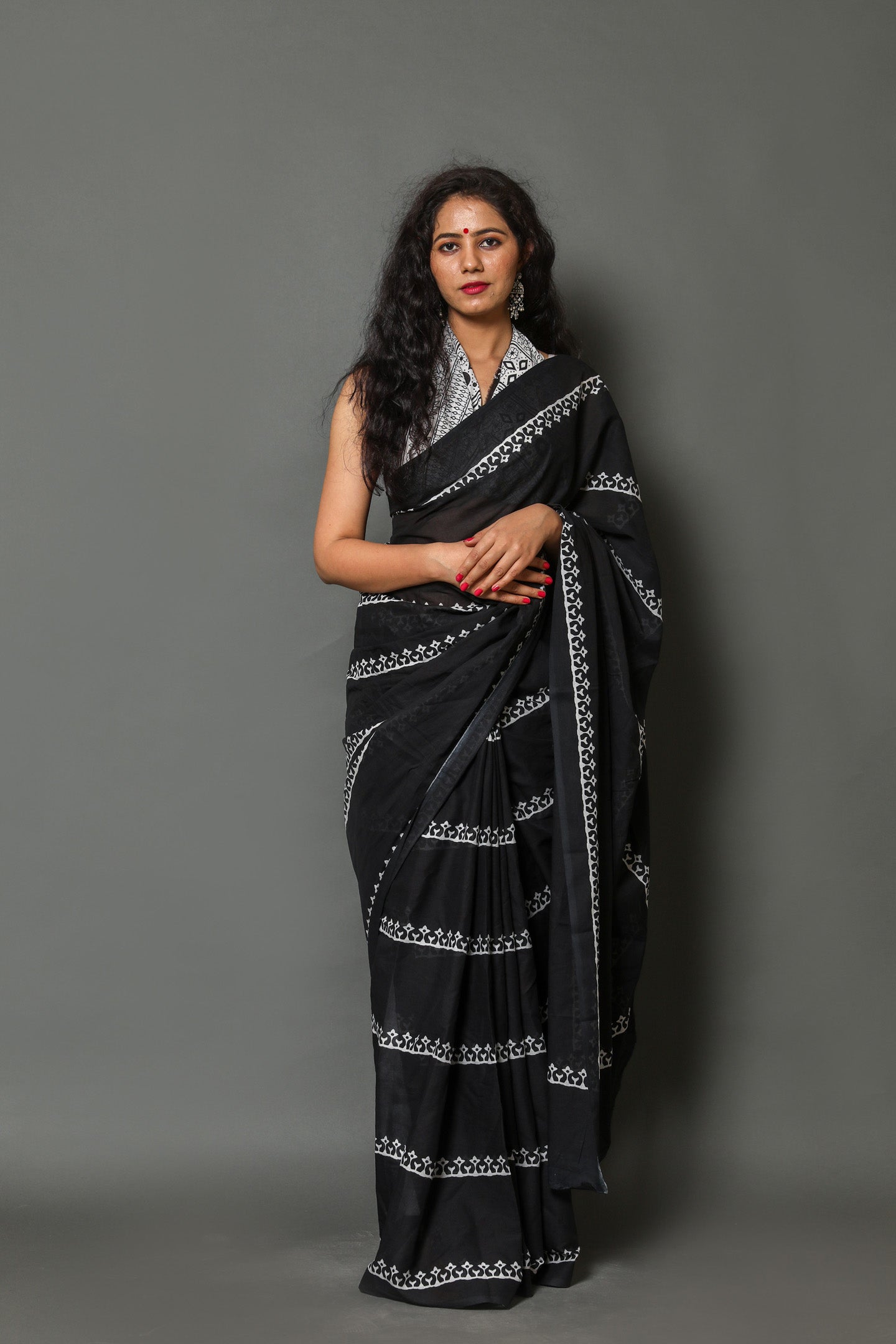 Printed Black n White Print Cotton MulMul Saree