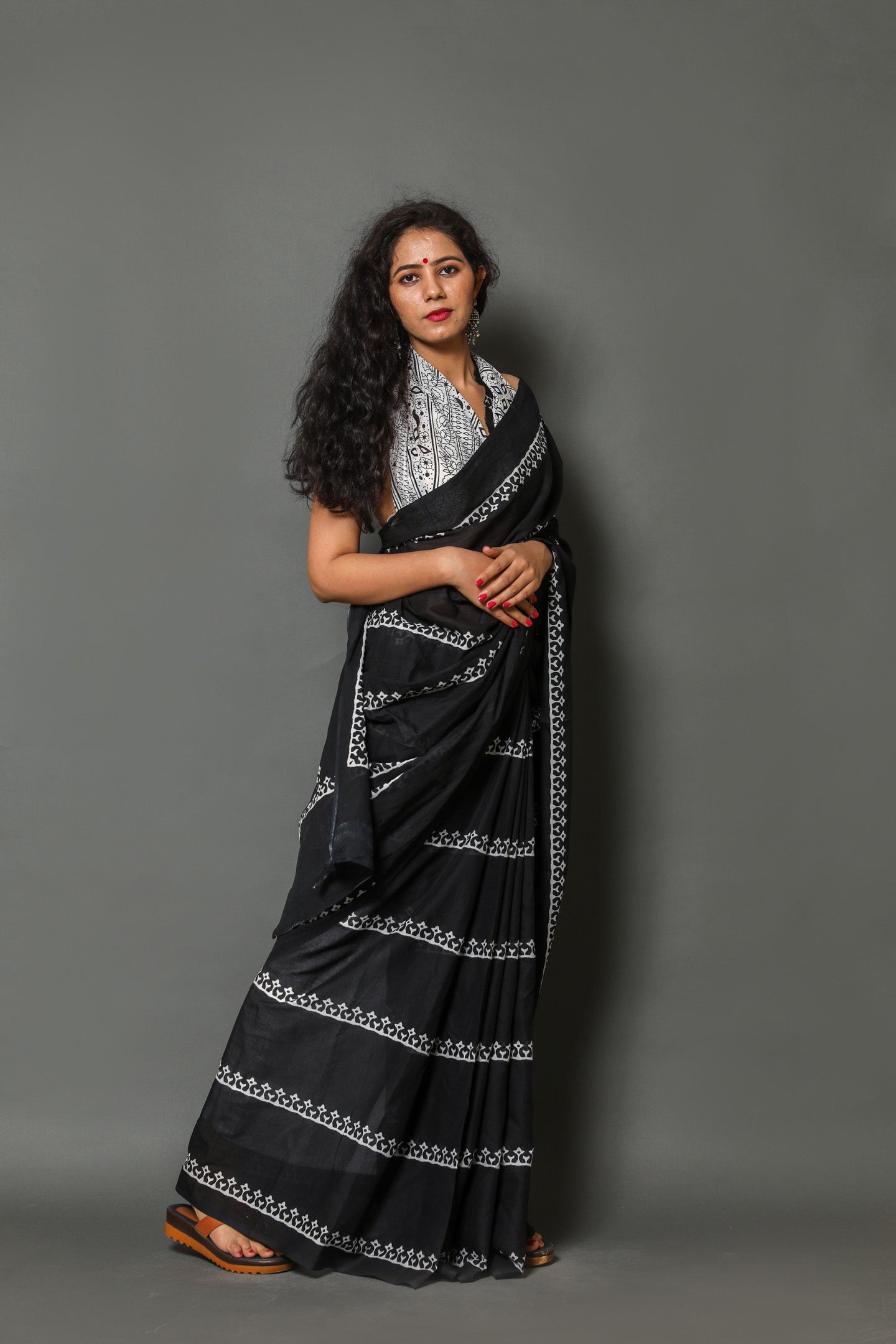 Printed Black n White Print Cotton MulMul Saree