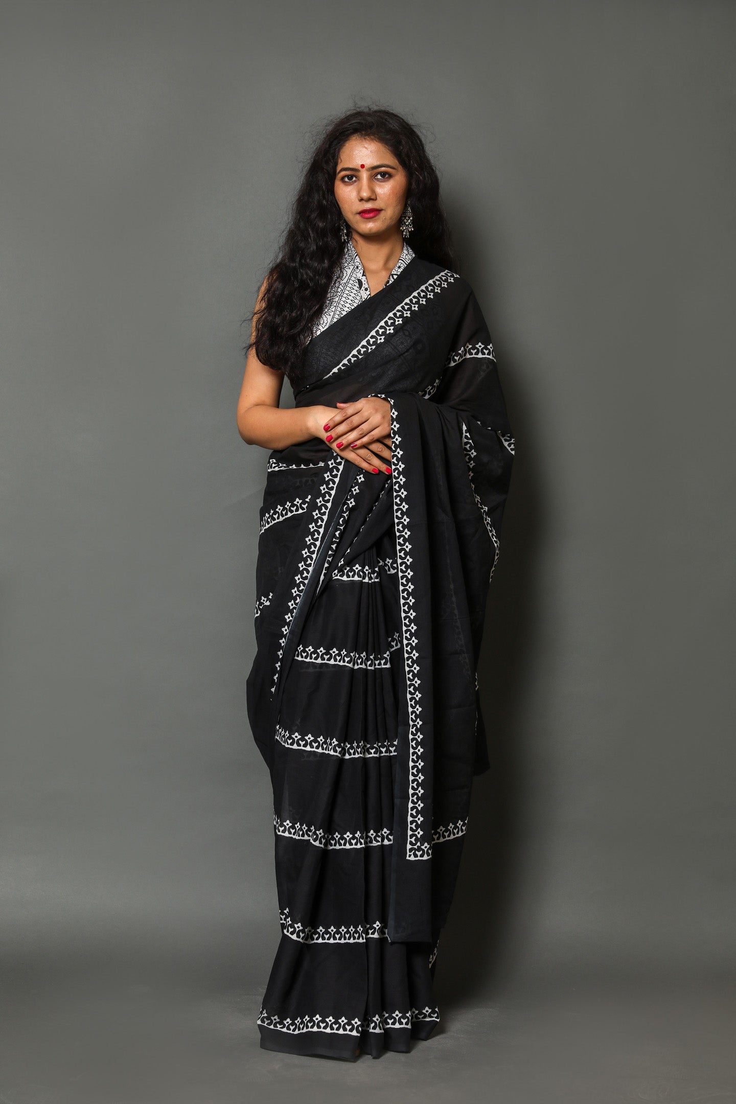 Printed Black n White Print Cotton MulMul Saree