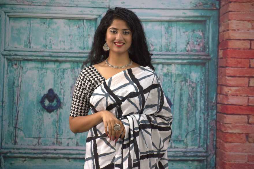 Printed White Shibori Print Cotton MulMul Saree